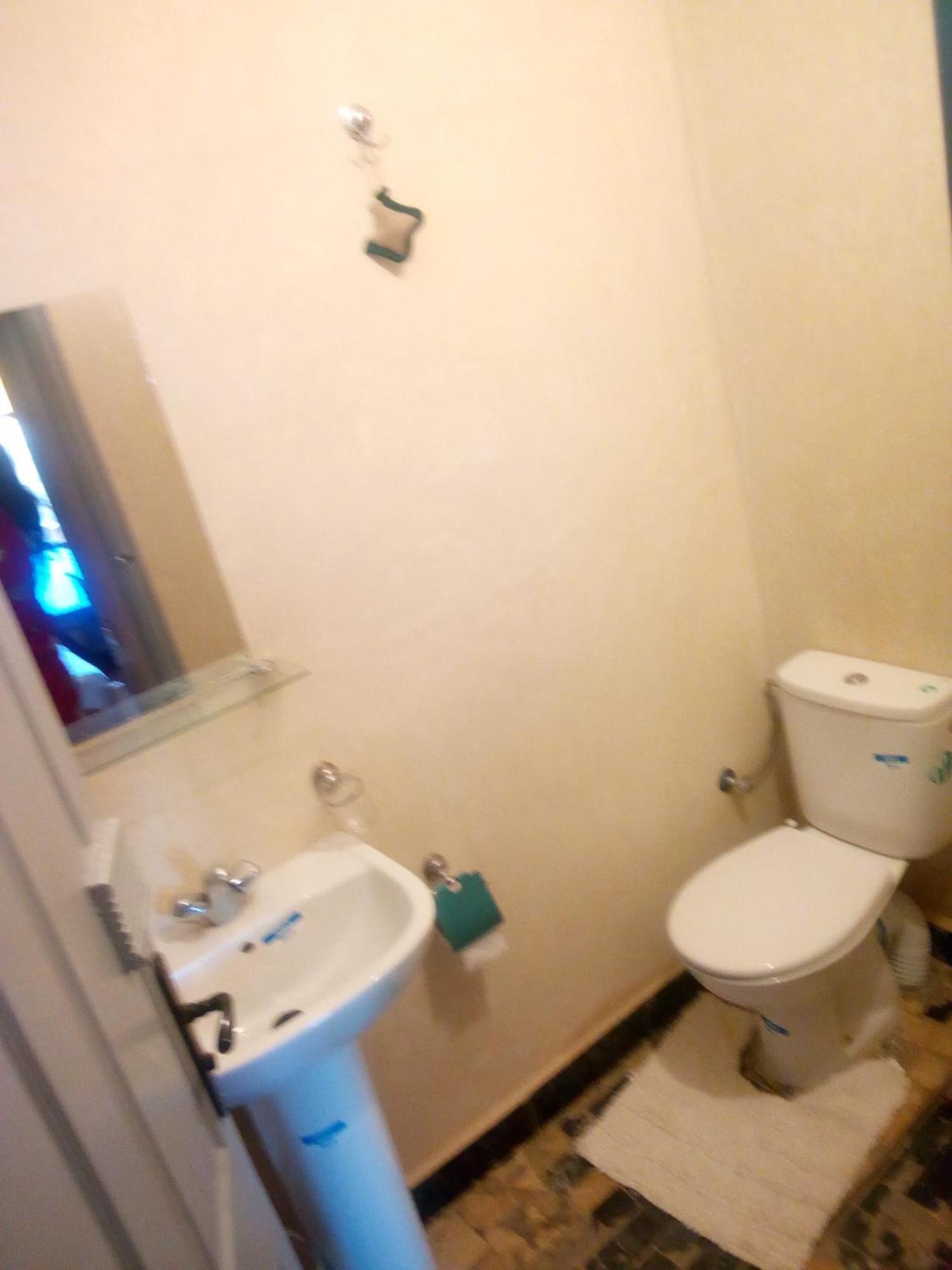 Le Petit Jardin Bed & Breakfast Demnat Bilik gambar