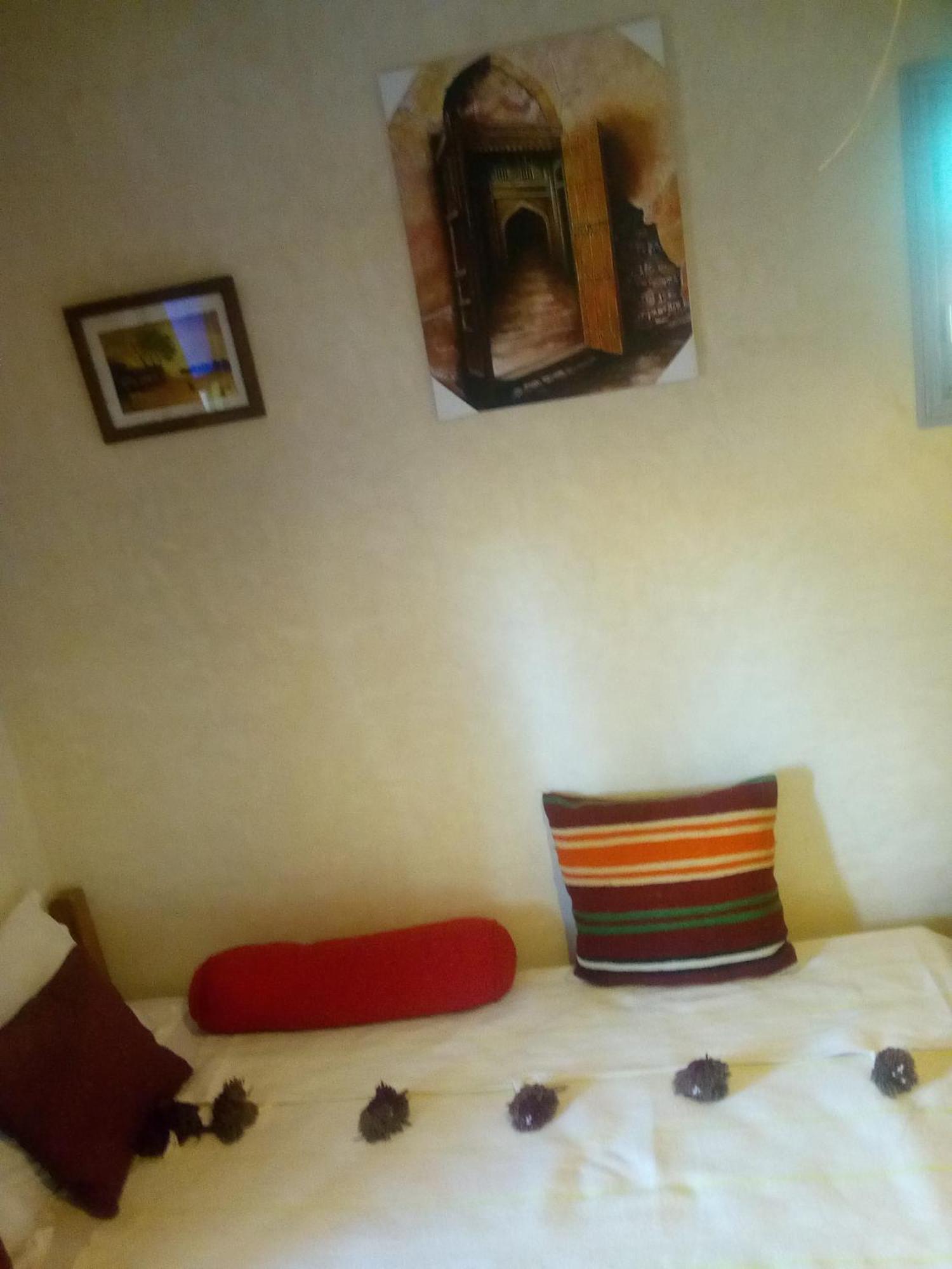 Le Petit Jardin Bed & Breakfast Demnat Bilik gambar